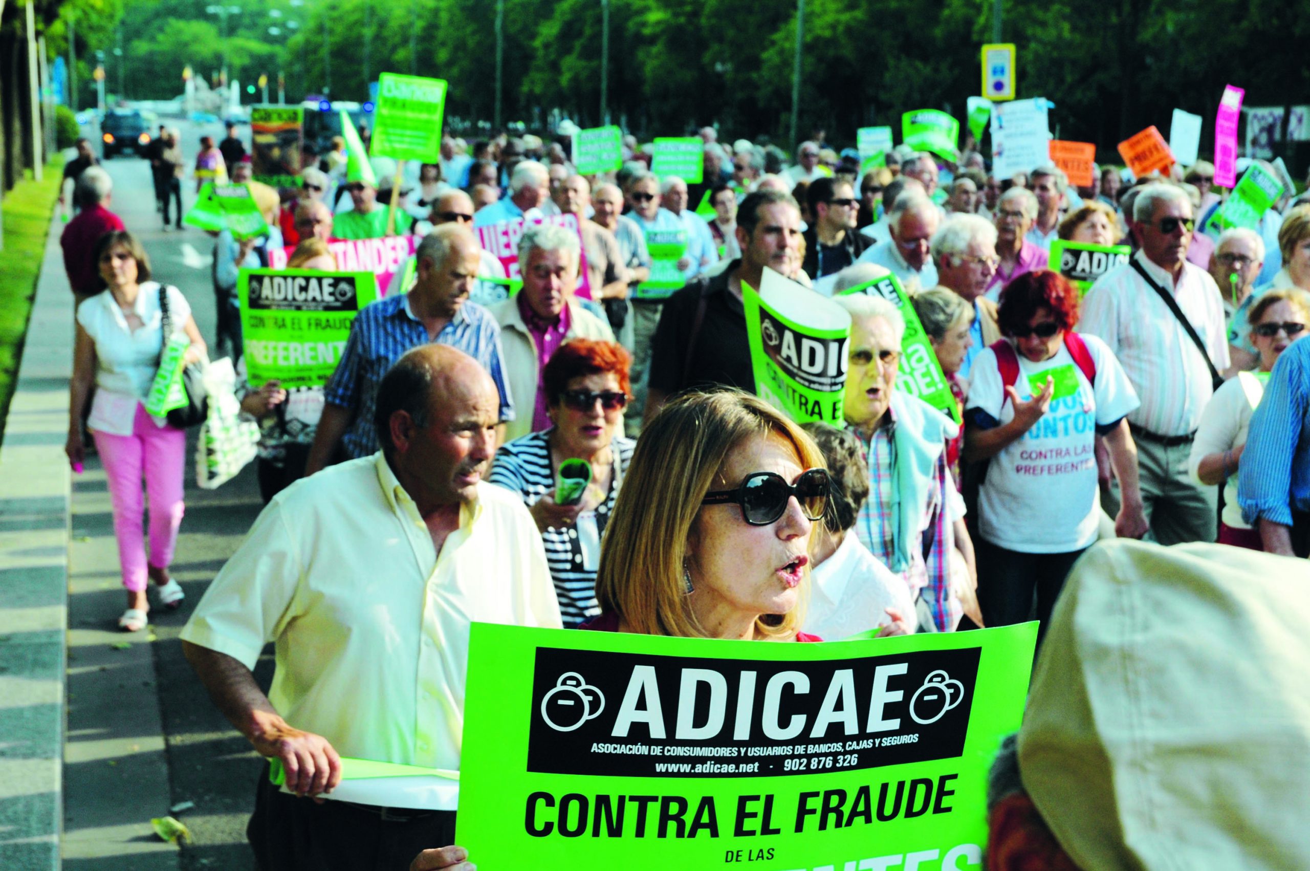 6.556 familias afectadas por preferentes y subordinadas luchan con ADICAE por sus ahorros en demandas contra 22 bancos