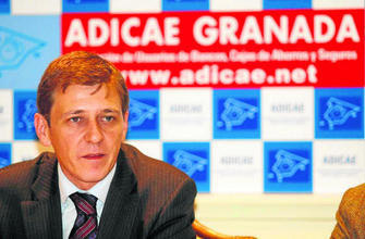 Granada se une a la lucha de ADICAE contra los abusos financieros
