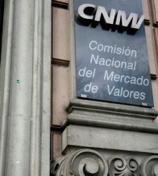 La CNMV detecta en julio 35 nuevos chiringuitos financieros
